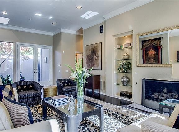 4th image of 5004 Briargrove Ln