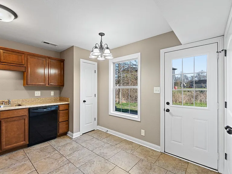 1805 Beckett Dr — Photo 9