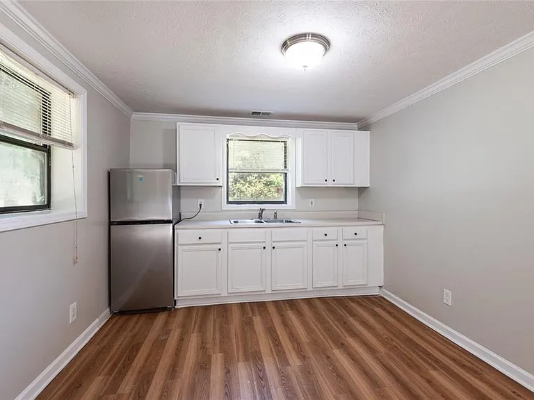 1947 Farris Dr — Photo 22