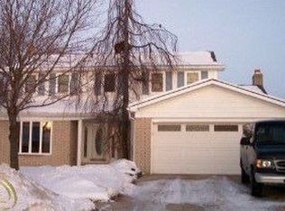 24769 Cabot Dr, Woodhaven, MI 48183