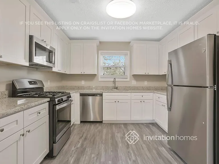 535 Zachary Ct — Photo 3
