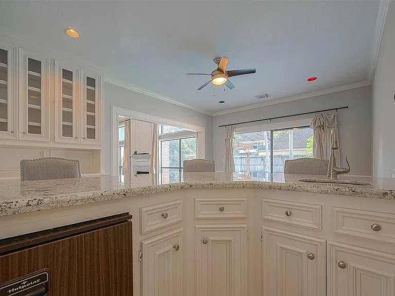 15714 Sylvan Lake Dr — Photo 13