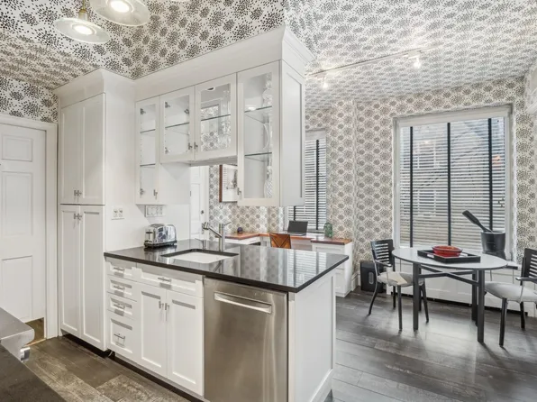 333 East 57th Street image 6 of 8