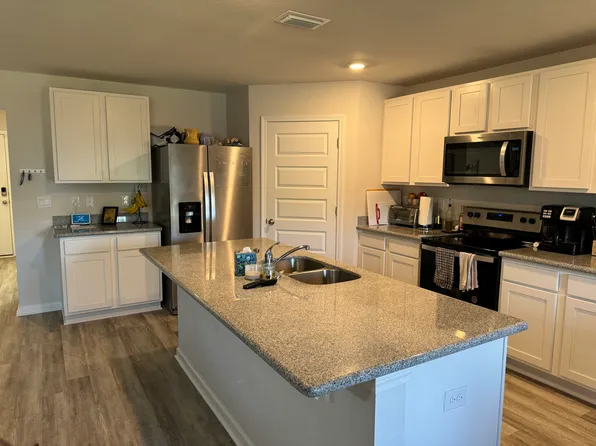 8686 Pathstone Blvd, Pensacola, FL 32526