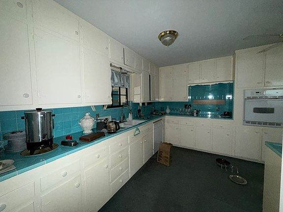2nd image of 1016 Usher St