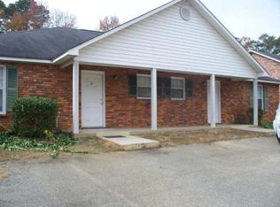 101 Hampton Ct #B, Dublin, GA 31021