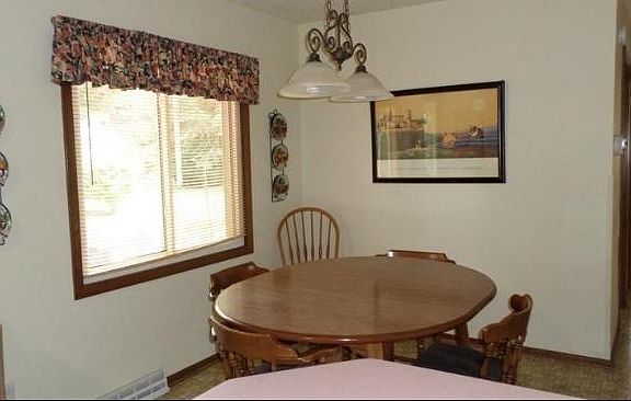 3rd image of 2566 Country Aire Dr
