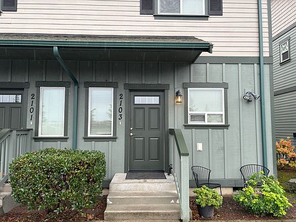2nd image of 2101-2119 37th St #2103