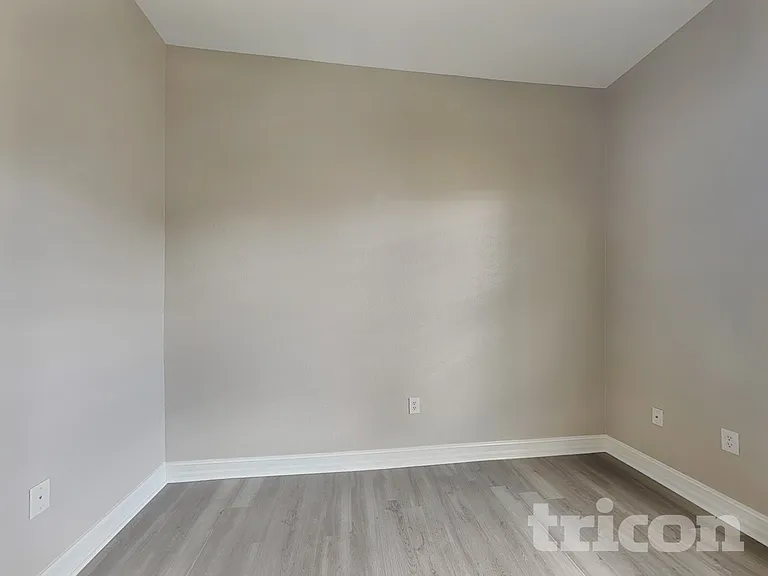 2793 W Price Blvd — Photo 7
