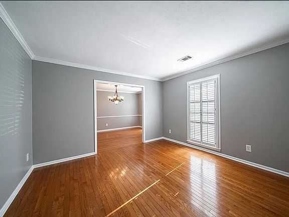 5th image of 6801 Springlake Dr