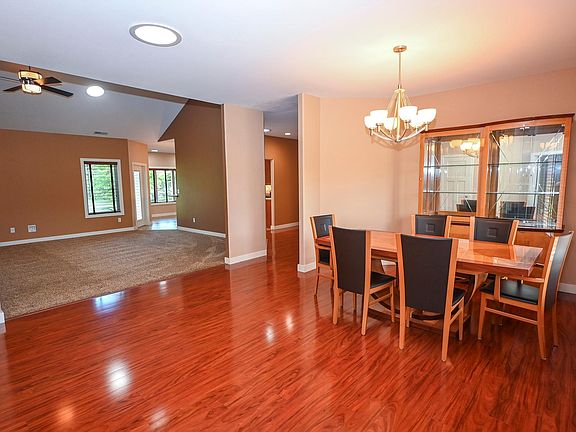2nd image of 750 Lake Forest Cir