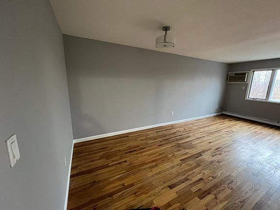 5th image of 15627 75th St