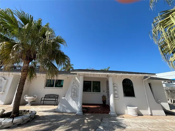 2525 SW 107th Ct, Miami, FL 33165
