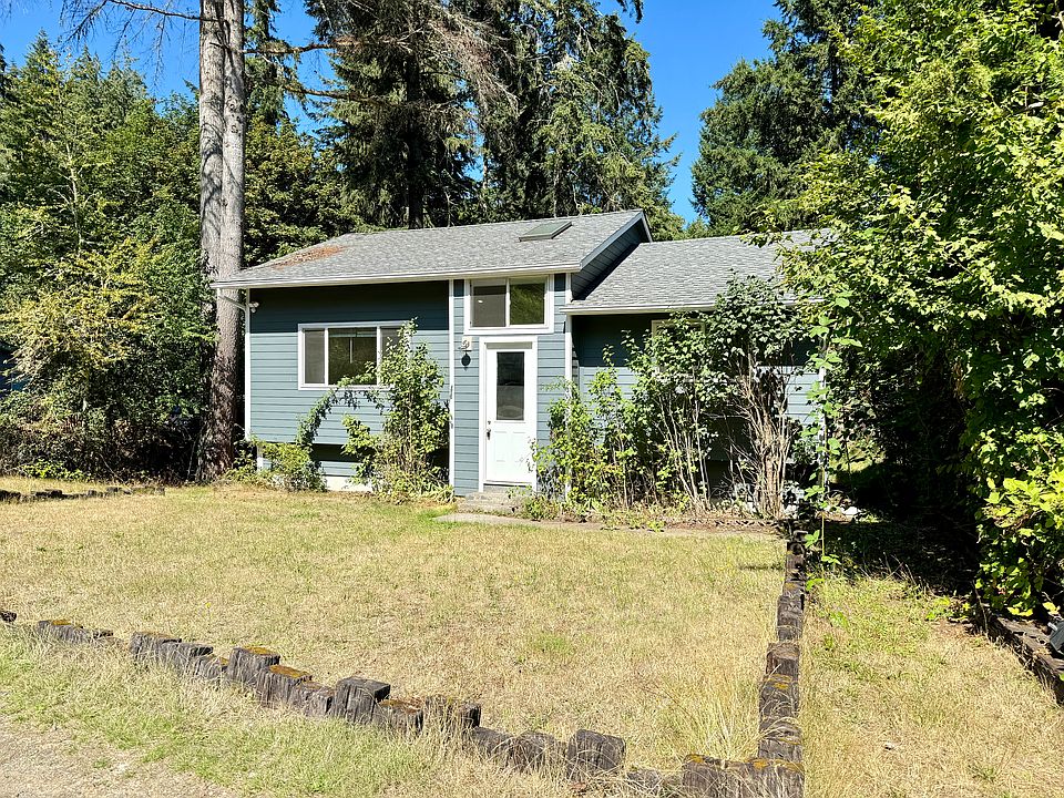 1st image of 20 NE Lorrain Ct
