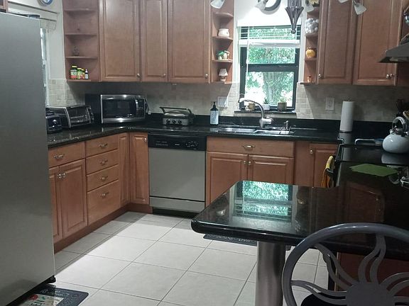 High-end Kitchen Cabinets / new appliances