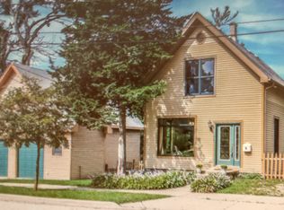 102 N Hubbard St, Algonquin, IL 60102