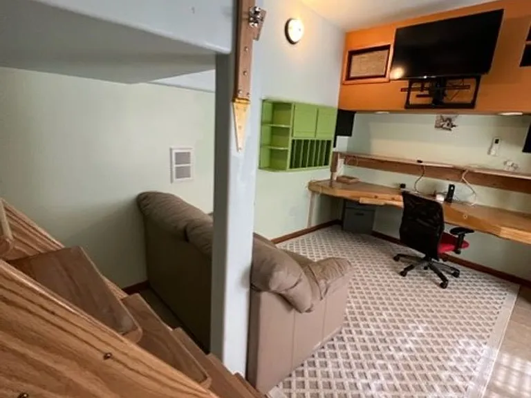 31 Becky Ave #B — Photo 2