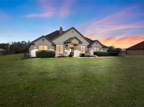 3911 Esquire Ct, Bryan, TX 77808