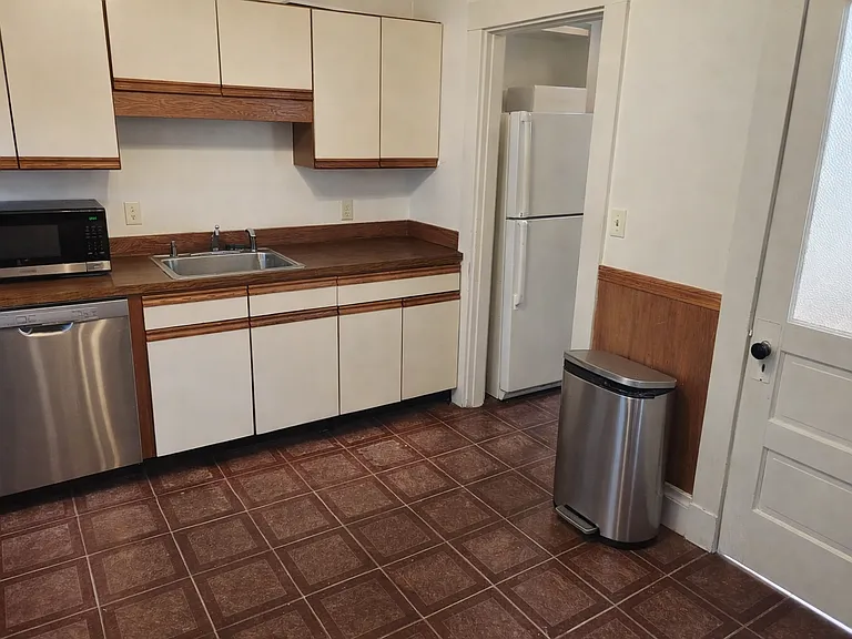 96 Winthrop Rd #3 — Photo 7