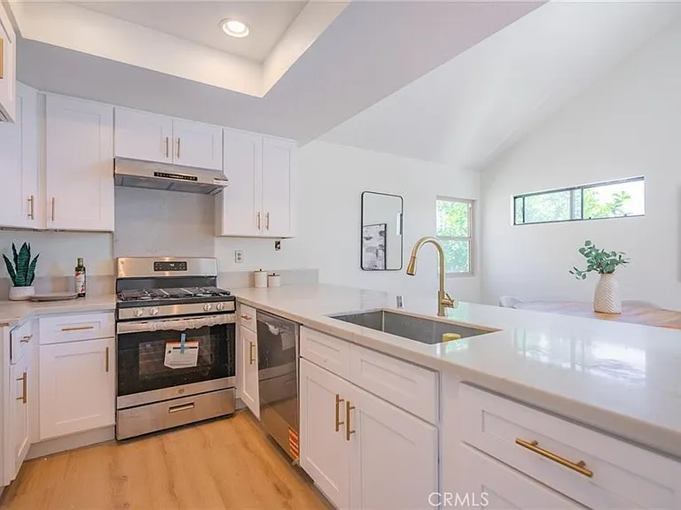 3050 La Paz Ln #C — Photo 5