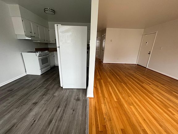 3rd image of 211 W 26th St #2