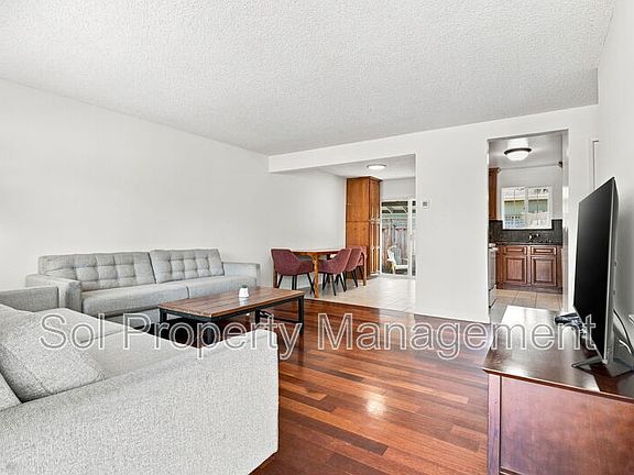 2nd image of 426 Swift St