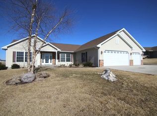 905 W 2nd St, Kalona, IA 52247