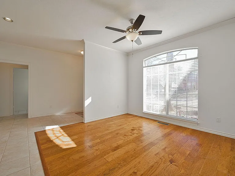3929 Devon Dr — Photo 8