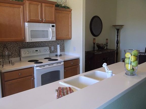 2nd image of 811 Fairwaycove Ln Unit 202