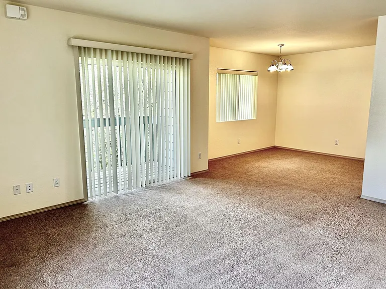 Willamette Grove Apartments — Photo 3