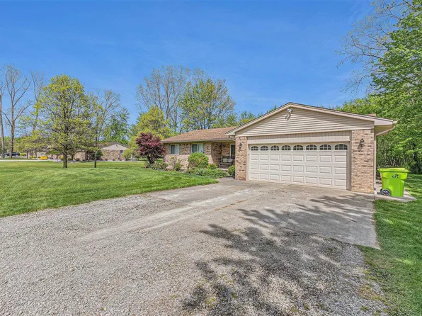 60520 Ray Center Rd, Ray, MI 48096