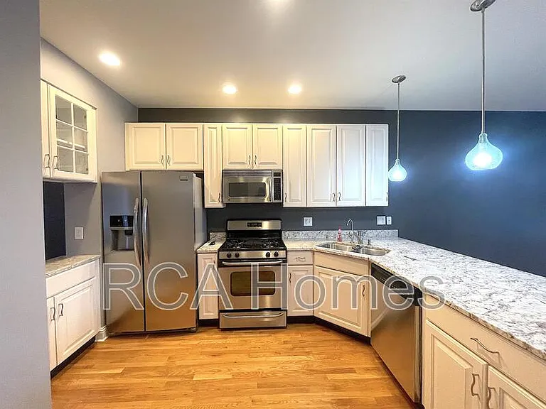 232 E Saint Joseph St #1 — Photo 2