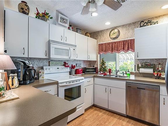 4th image of 519 Bayview Ave