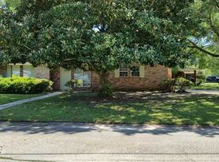 2712 Pleasant St, Pascagoula, MS 39581