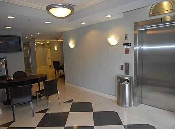 4th image of 111 E Flagler St APT 401