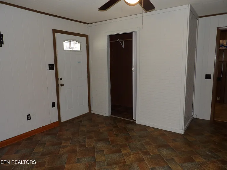 18 Sandra Ln — Photo 16
