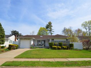262 Cherry Pl, East Meadow, NY 11554