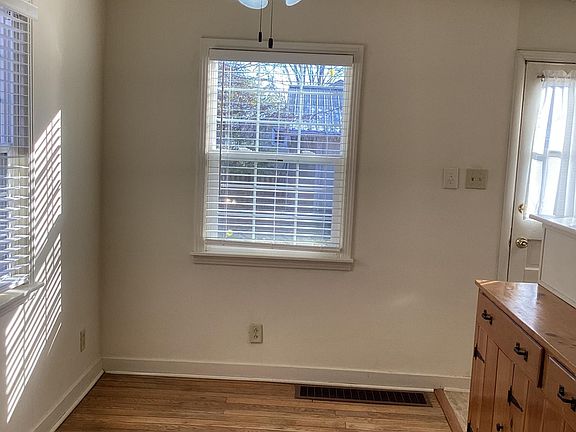 5th image of 735 Clarendon Pl