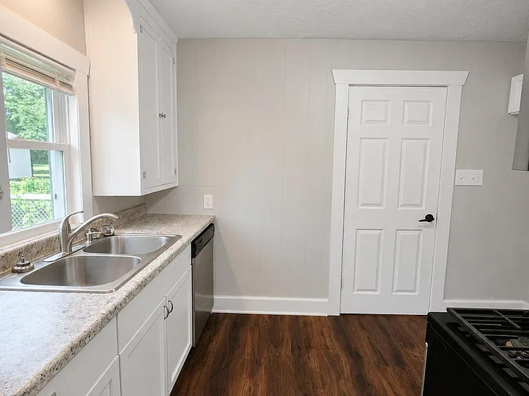 2503 N Delaware Ave — Photo 6