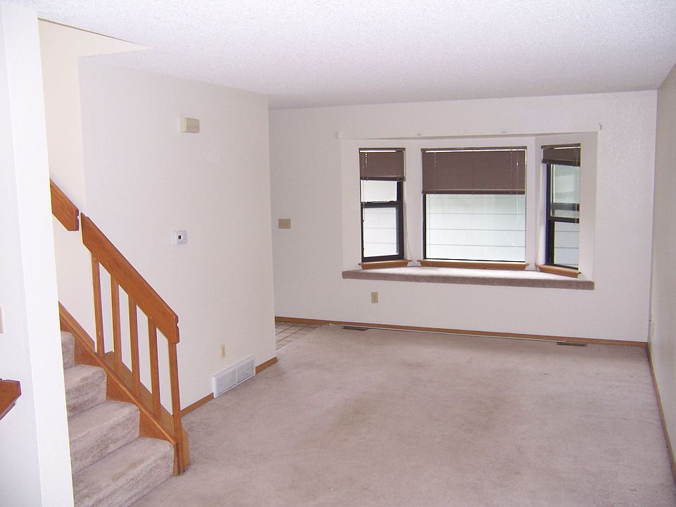 2nd image of 2237 Emery St APT B