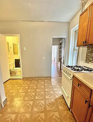 4th image of 540 W 47th St APT 7
