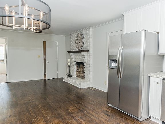 5th image of 107 Brookwood Dr