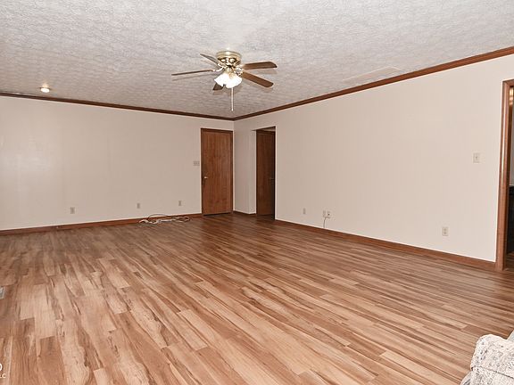 5th image of 1134 Willow Springs Blvd