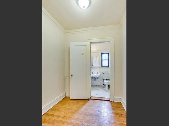 5th image of 5841 S Blackstone Ave #110