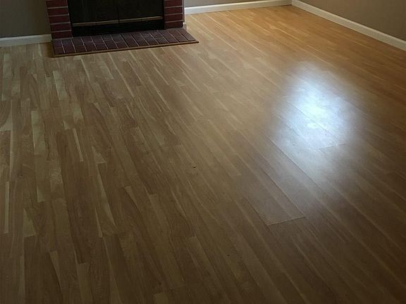3rd image of 2233 Renwick Ln