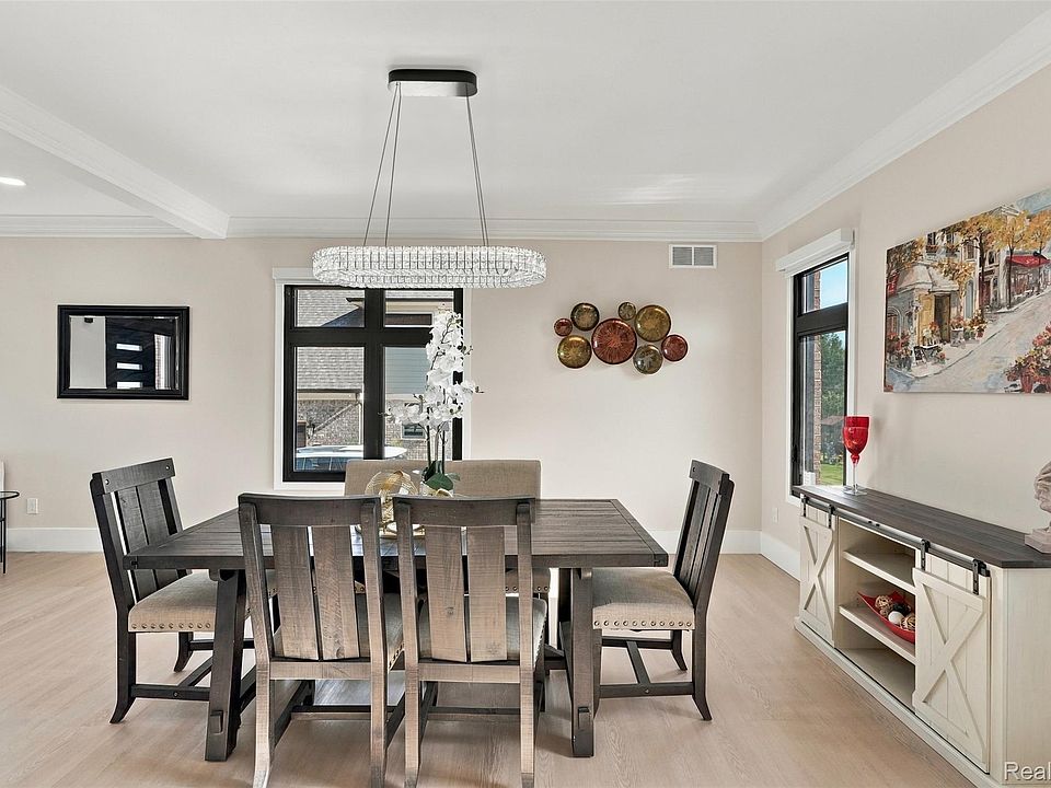 54036 Birchfield Dr W, photo 7