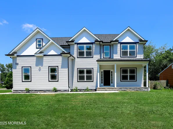 801 Commonwealth Boulevard, Toms River, NJ 08757