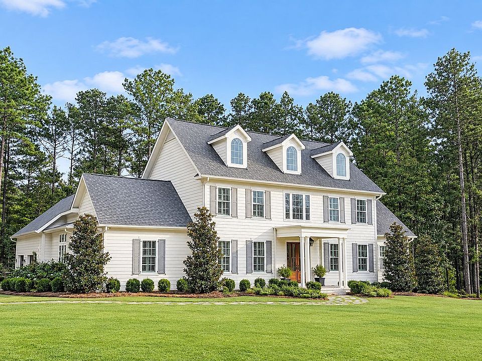 1st image of 261 Waddesdon Dr