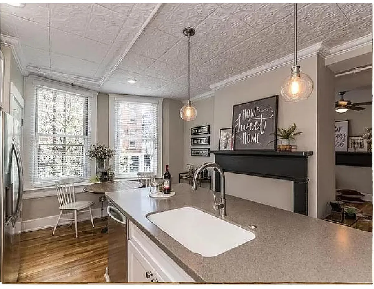 Unit Photo - 1407 Vine St #201