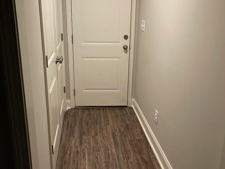 312 Gibson Cir — Photo 2